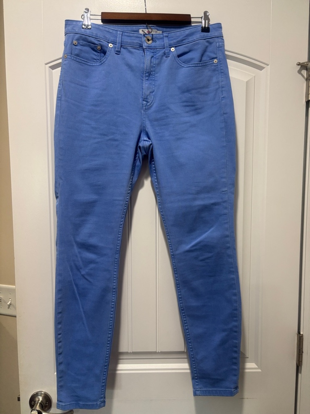 Vineyard Vines Women’s Skinny Jeans in Bright Blue